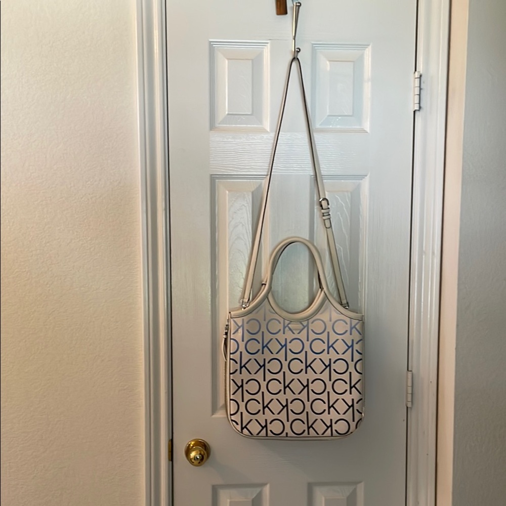 Calvin Klein Blue and White Shoulder Bag with Geometric Design